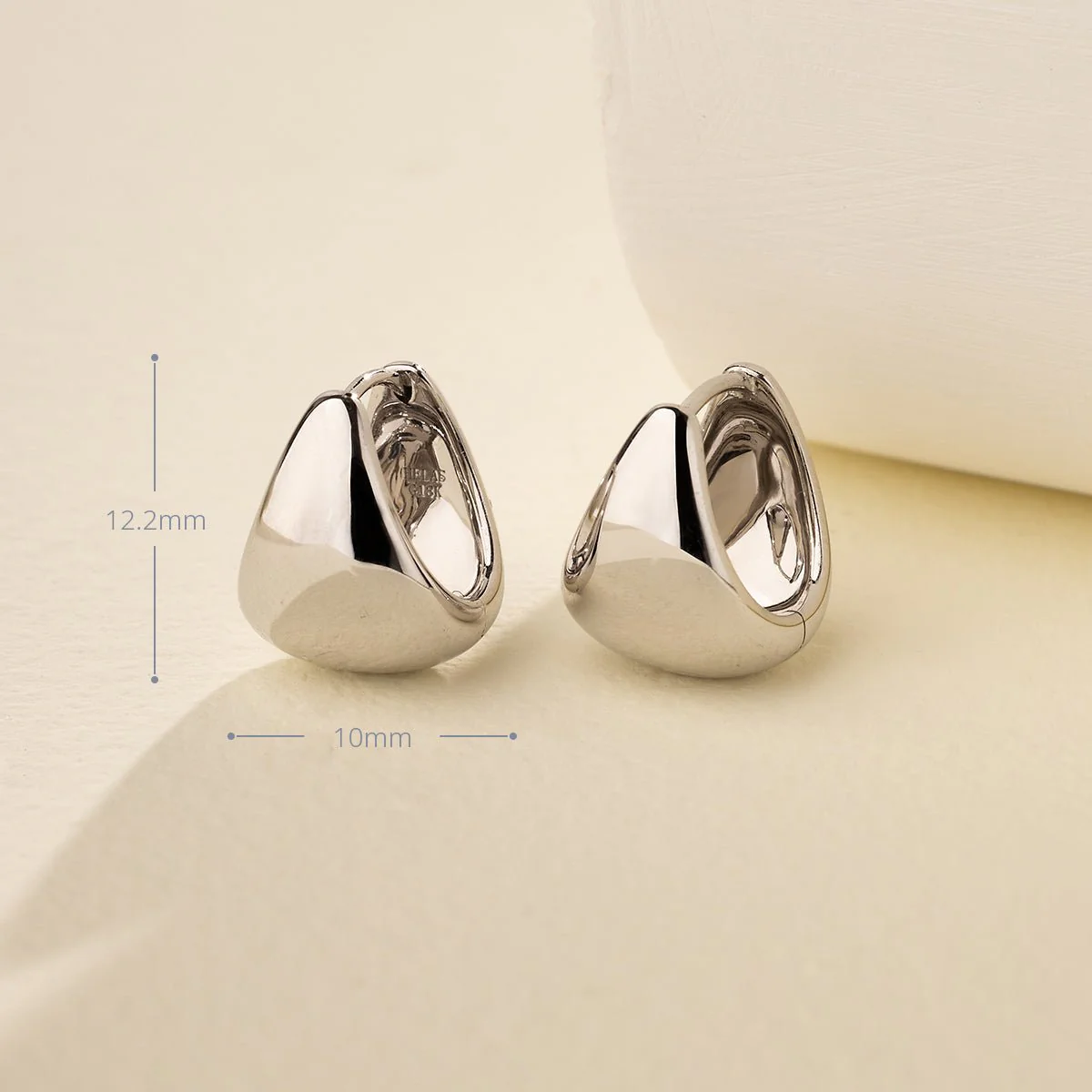 18K Gold Simple Drop Ear Hoop Earrings - Image 5