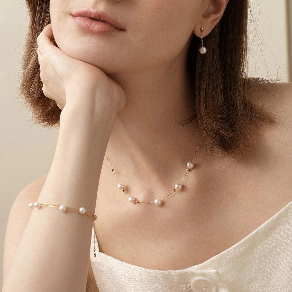 Akoya 18k Yellow Gold Baby's Breath Smile Necklace - Image 15
