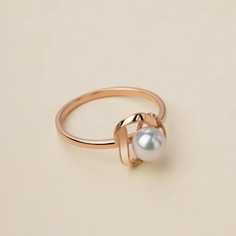 Akoya Pearl 18k Gold Camellia Design Ring - Image 4