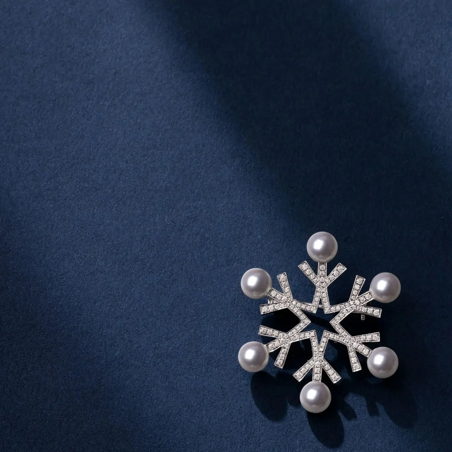 Akoya Pearl 18K Gold Christmas Snowflake Brooch - Image 3