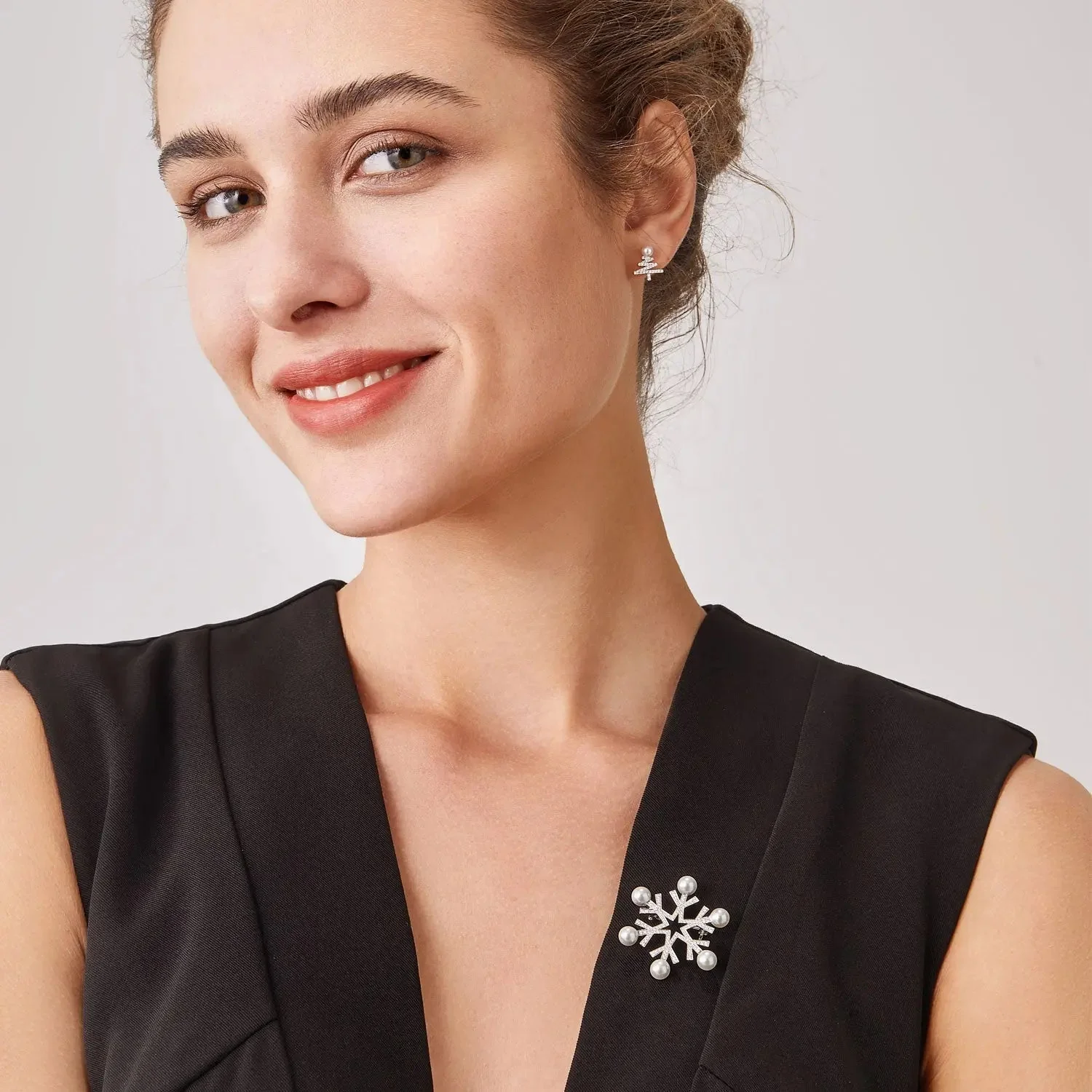 Akoya Pearl 18K Gold Christmas Snowflake Brooch - Image 5