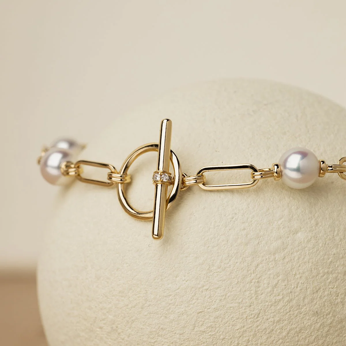Akoya Pearl 18K Gold Diamond Harmonia Knot Chain Bracelet - Image 5