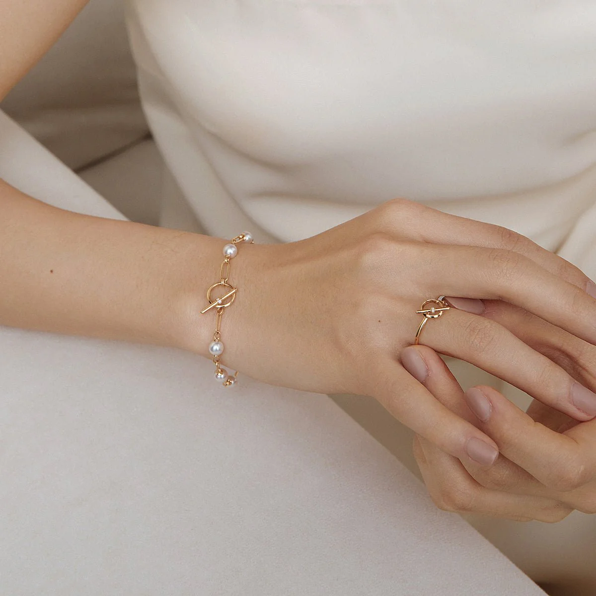 Akoya Pearl 18K Gold Diamond Harmonia Knot Chain Bracelet - Image 8