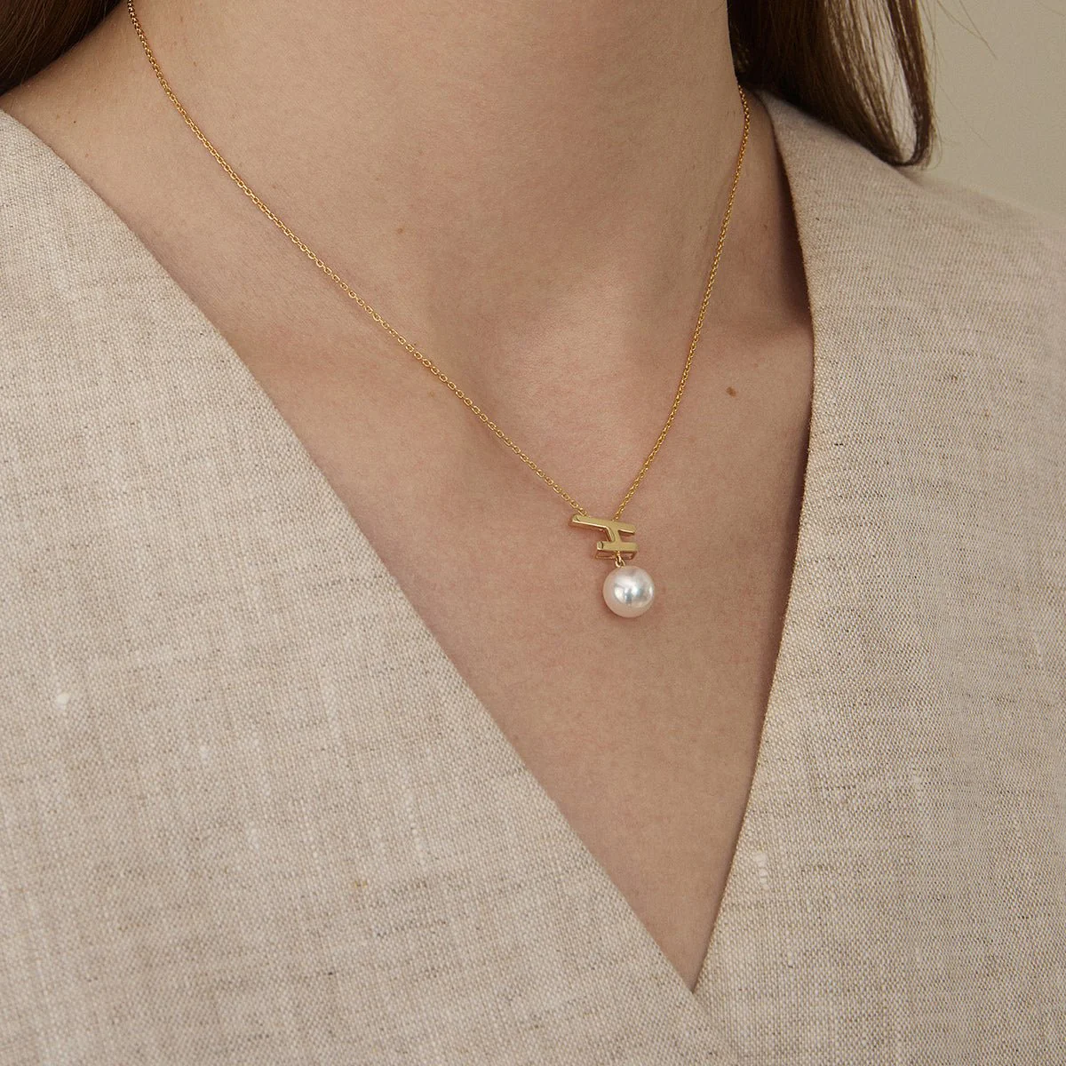 Akoya Pearl 18K Gold Fashion Flying Pendant Necklace - Image 5