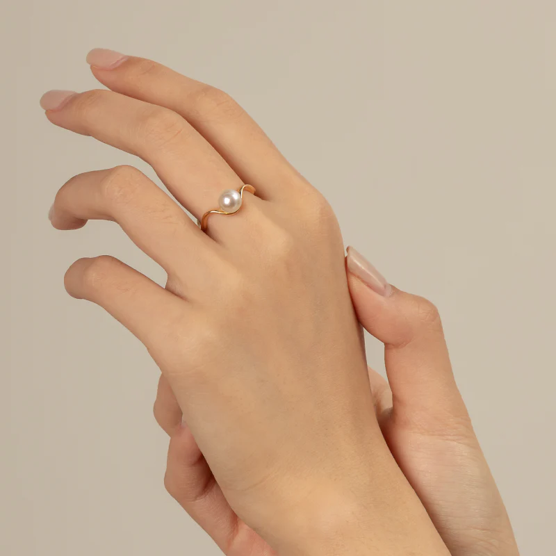 Akoya Saltwater Pearl 18K Gold Curve Open Ring - Image 4