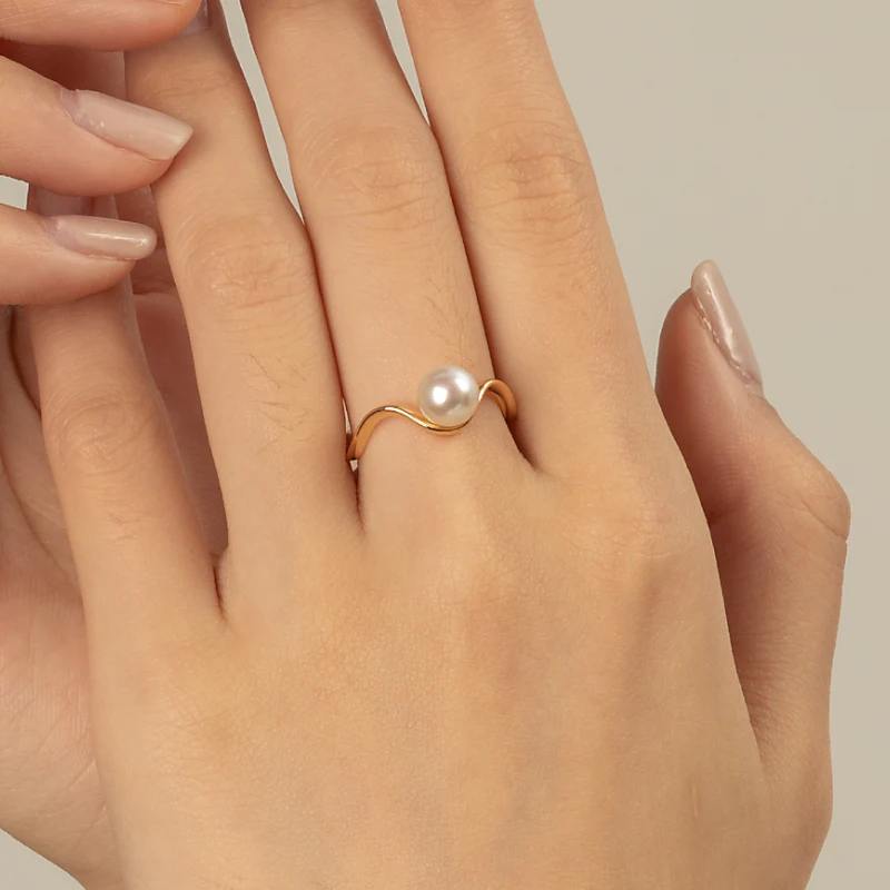 Akoya Saltwater Pearl 18K Gold Curve Open Ring - Image 6