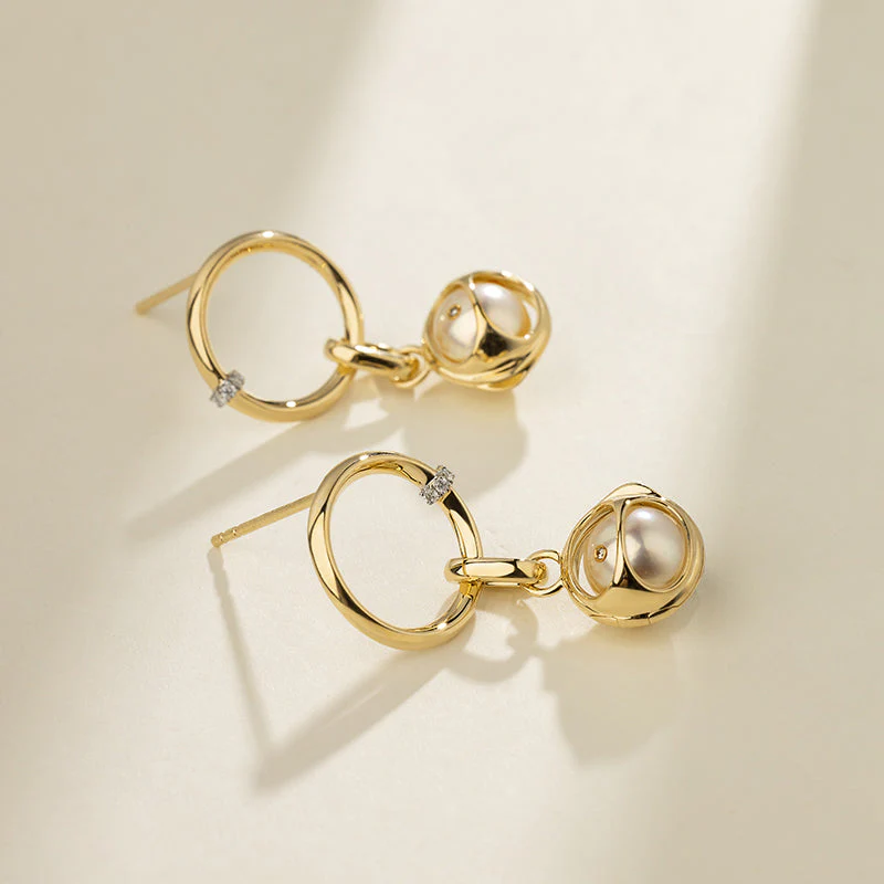 Akoya Saltwater Pearl 18K Gold Diamond Pearl-encased Hoop Earrings - Image 3