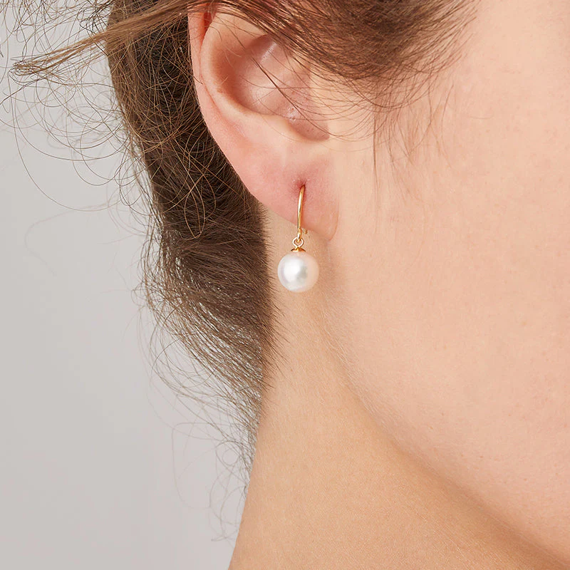 Akoya Pearl 18K Gold Classic Hook Earrings - Image 4