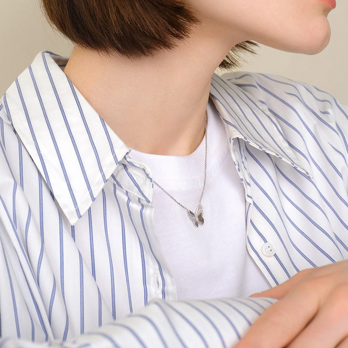 Mother of Pearl 18K Gold Diamond Radiant Cut Design Butterfly Necklace - Image 7