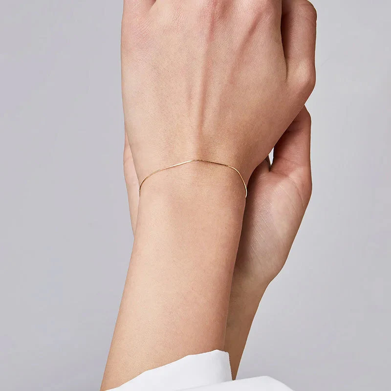 FINE LINE COLLECTION 18K Gold Classic Linear Bracelet - Image 4