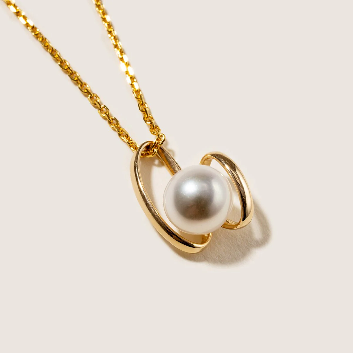 Freshwater Pearl 14K Gold Ribbon H Pendant Necklace - Image 5