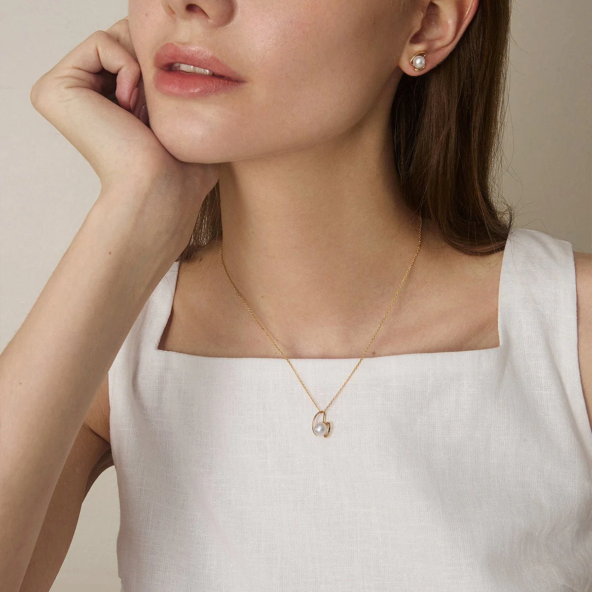 Freshwater Pearl 14K Gold Ribbon H Pendant Necklace - Image 6