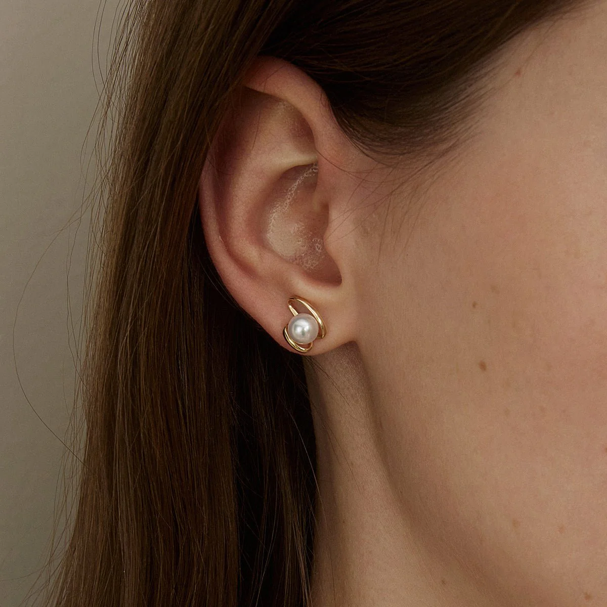 Freshwater Pearls 14K Gold Ribbon H Studs Earrings - Image 3