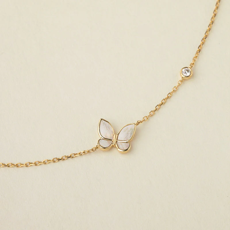 Mother-of-pearl 18K Gold Diamond Whole Butterfly Bracelet - Image 5