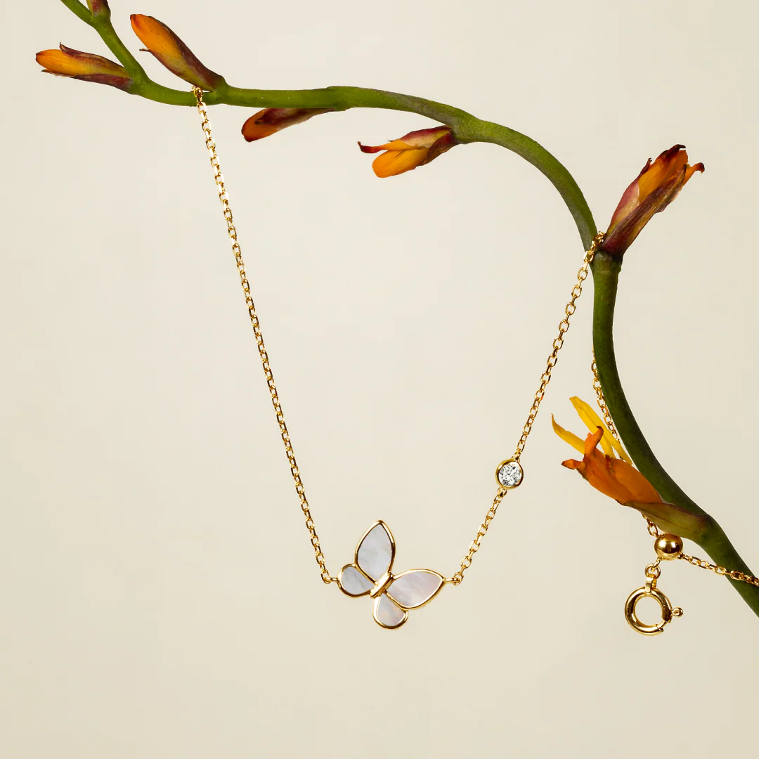 Mother-of-pearl 18K Gold Diamond Whole Butterfly Necklace - Image 6