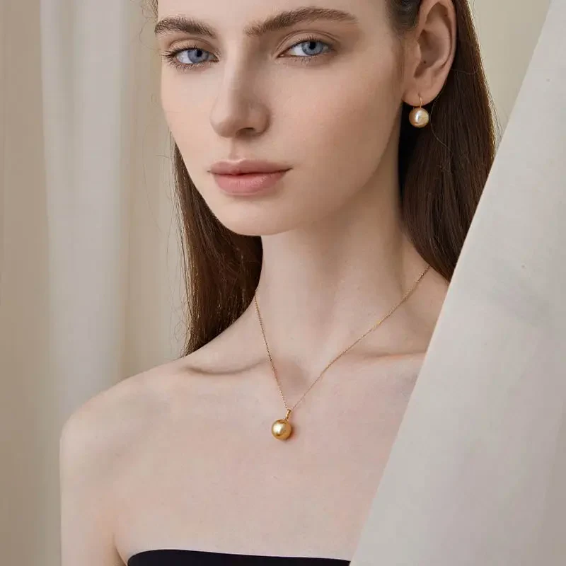 Saltwater Pearl 18K Gold Classic Buckle Pendant Necklace - Image 6