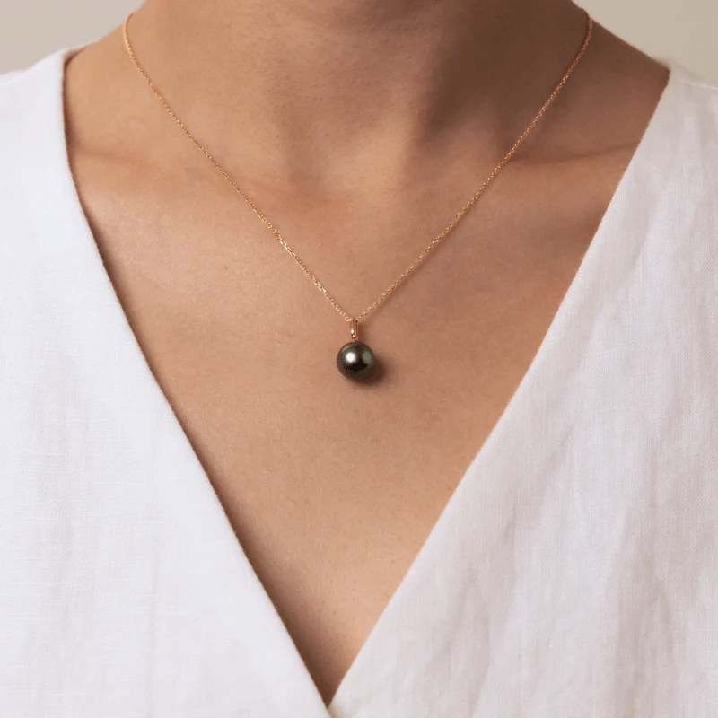 Tahitian Pearl 18K Gold Simple Pendant Necklace - Image 5