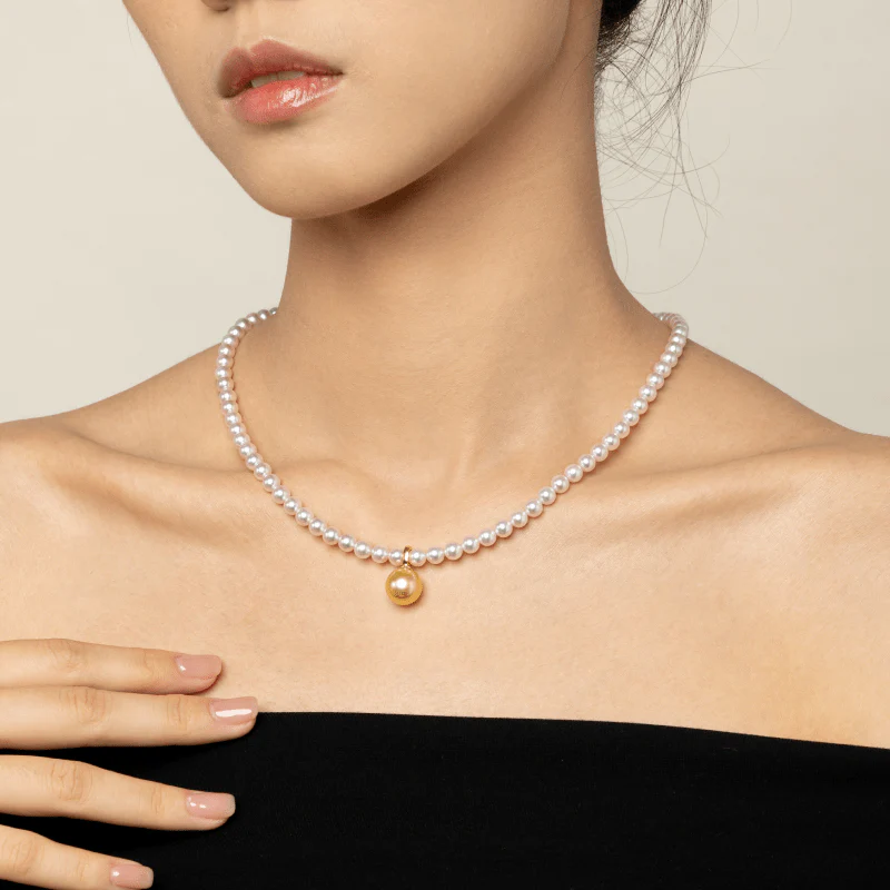 Teardrop-shaped Golden South Sea Pearl 18K Gold Simple Elegant Pendant Necklace - Image 7